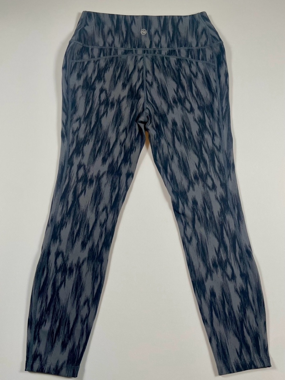 Eddie Bauer High-Rise Active Leggings Gray Black Ikat Print M Hiking Running